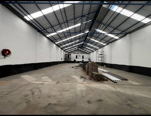 1,972M² WAREHOUSE TO LET IN BEACONVALE